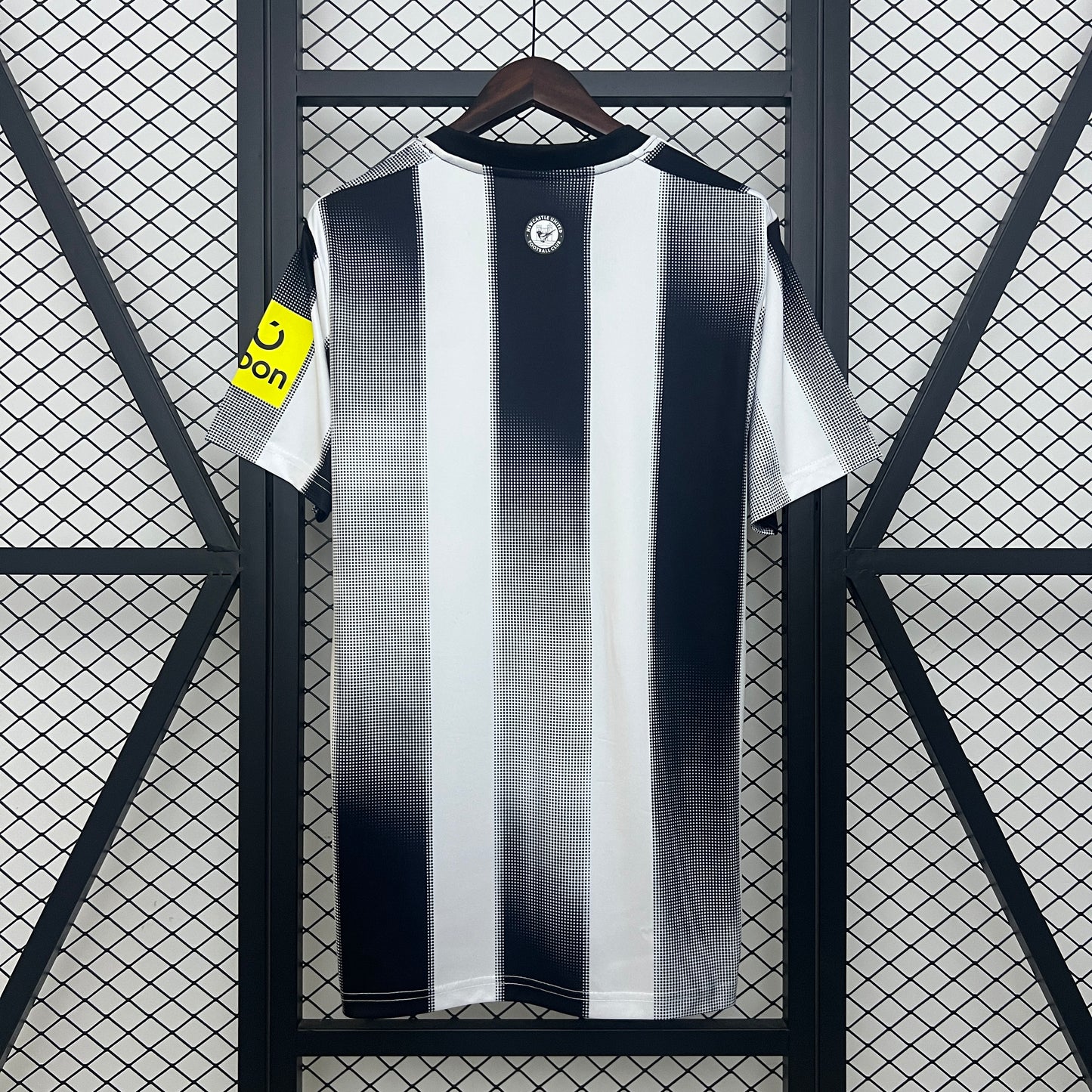 Maillot Newcastle domicile 25-26